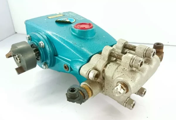 CAT PUMPS MODEL 271 3 FRAME PLUNGER PUMP